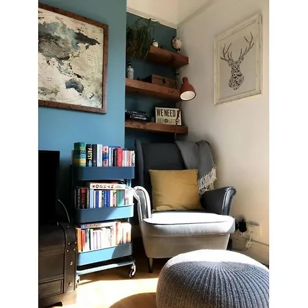 Bright, Book-filled Flat In Artsy Stokes Croft Appartement *