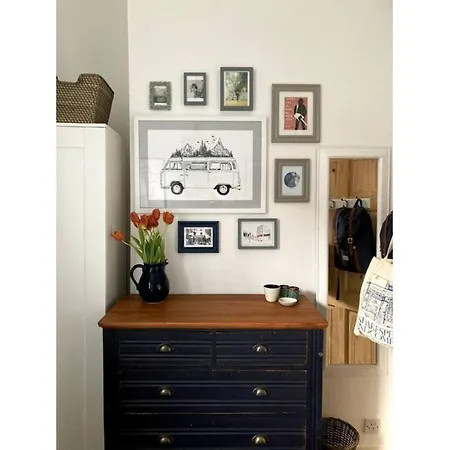 Bright, Book-filled Flat In Artsy Stokes Croft * 布里斯托